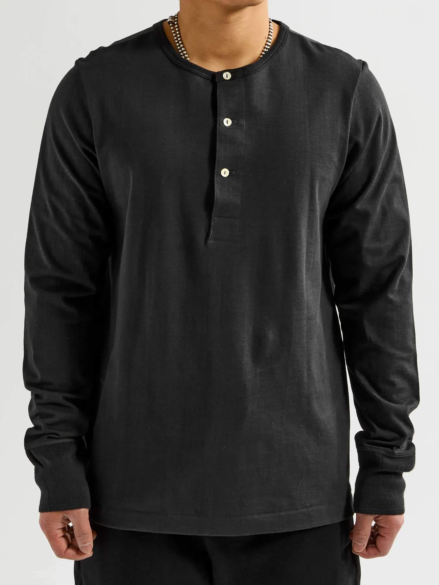 206 "Good Originals" 7.2oz Loopwheel Henley in Charcoal
