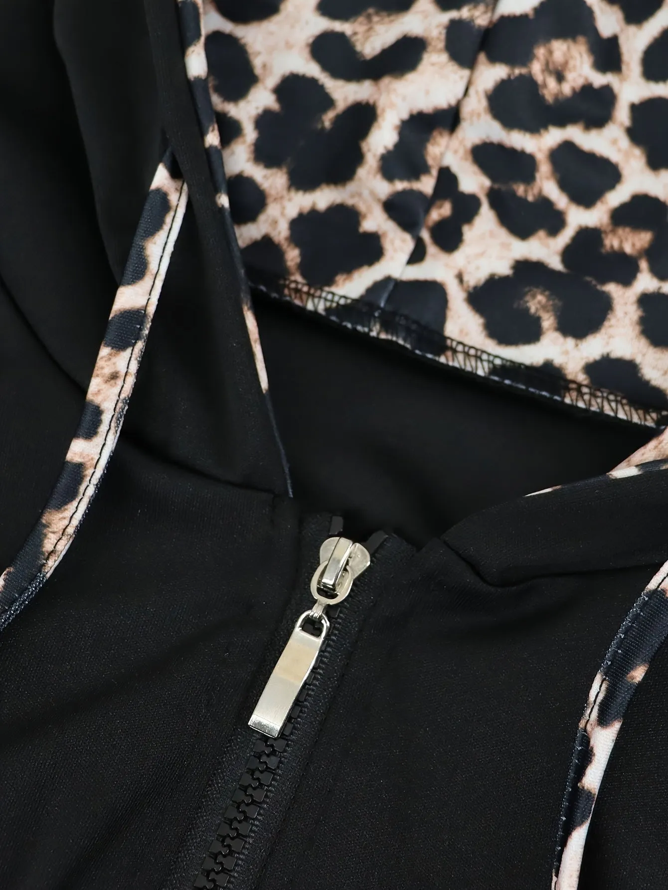 Chic Leopard Print Zip-Up Hoodie & Joggers Set for Women - Casual Long Sleeve with Pockets, Stretchy Polyester Blend, Machine Washable
