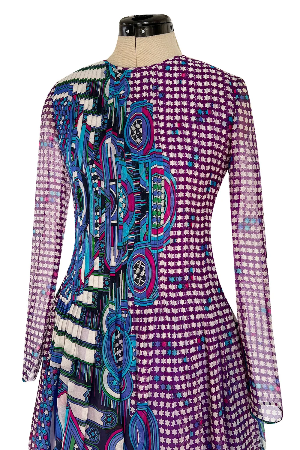 Gorgeous Spring 1972 Pierre Cardin Printed Silk Gazaar Dress w Fine Pleat Detailing