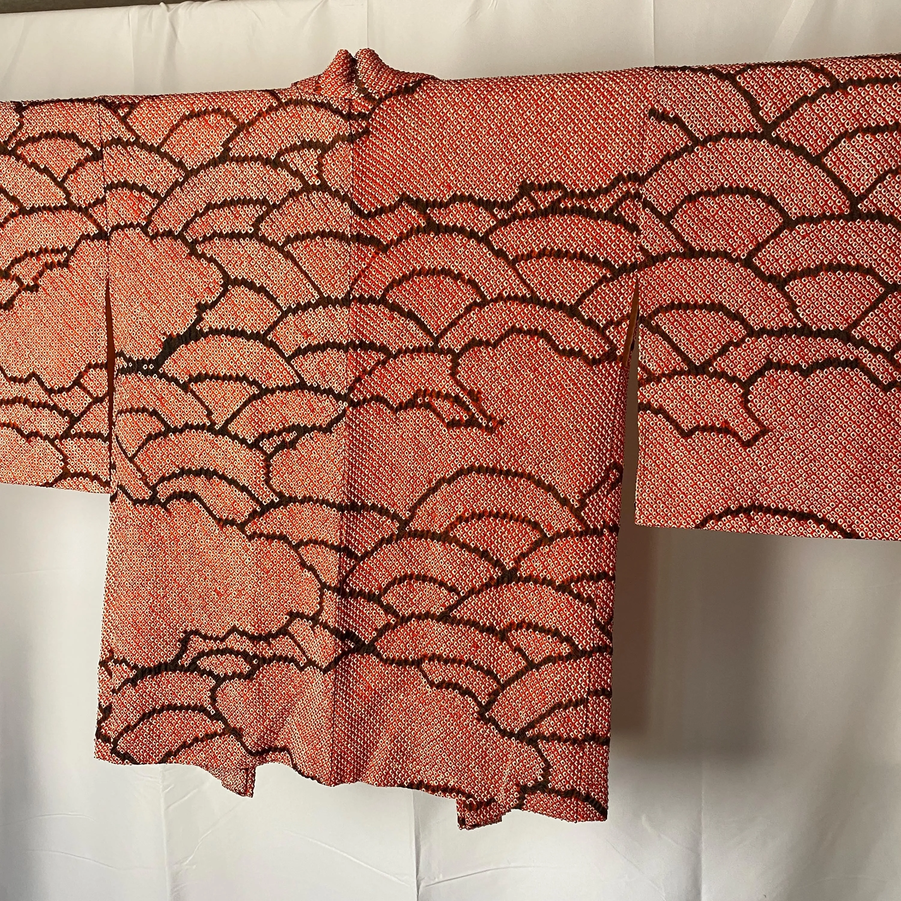 Japanese Shibori Kimono Haori, Black and Red, Excellent, Cardigan, Women's Jacket, Silk Long outer, Casual Layer, Versatile -J
