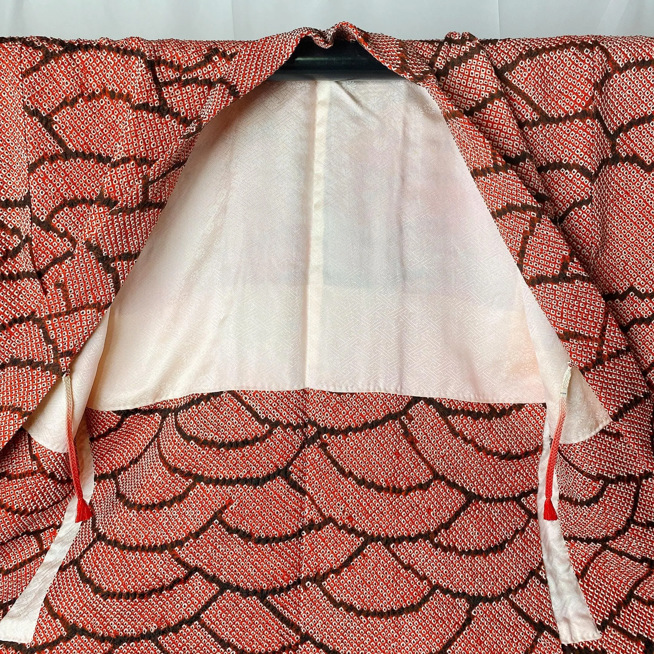Japanese Shibori Kimono Haori, Black and Red, Excellent, Cardigan, Women's Jacket, Silk Long outer, Casual Layer, Versatile -J
