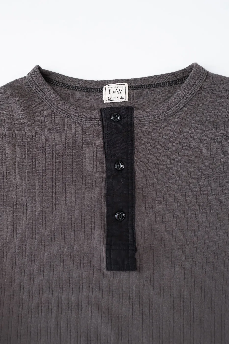 LRH1038 - Smooth Drop Needle Rib Knit Henley - Classic Black